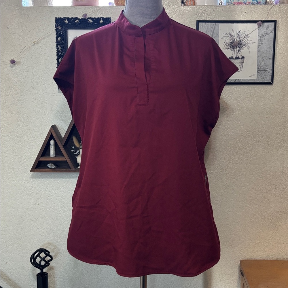 NiaaHinn burgundy short sleeve scrubs top